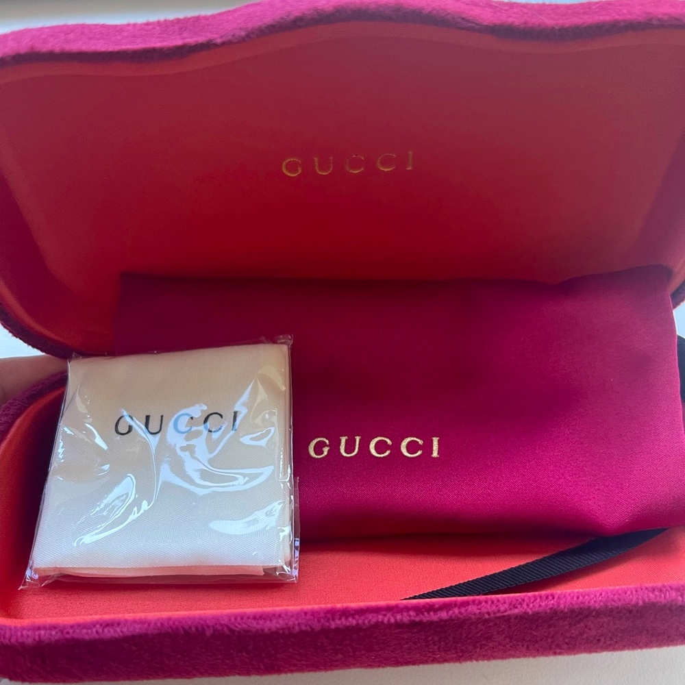 Red Velvet sunglasses case